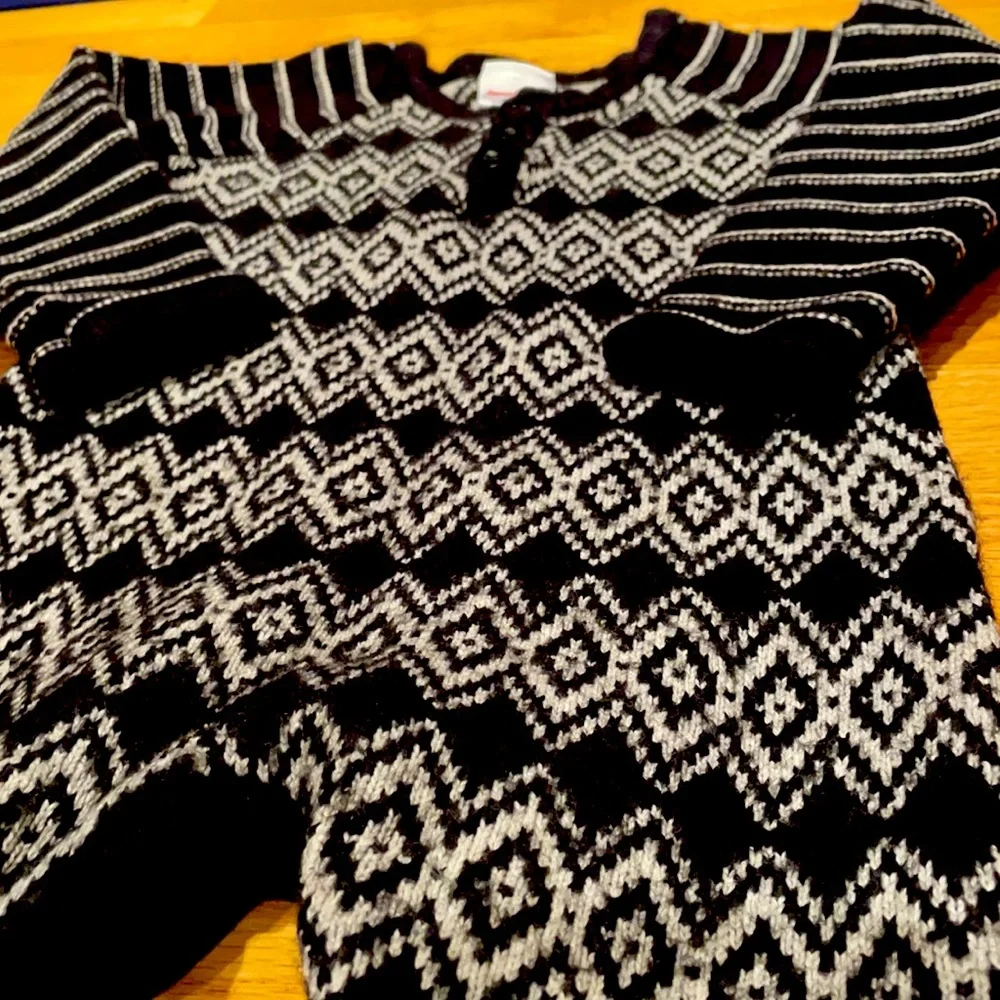 Hanna Andersson “winter wonderful romper-knitted sweater” one piece - NWOT